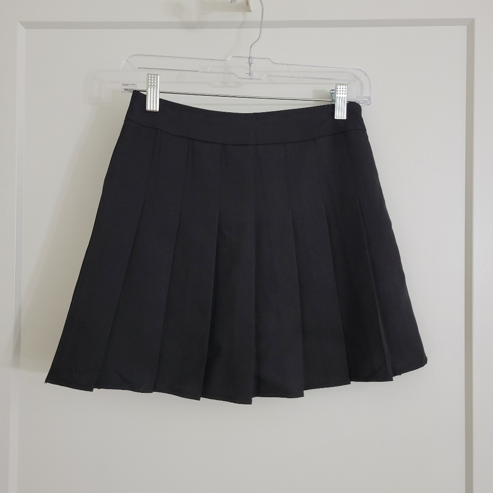 Elegant Black Pleated Skirt